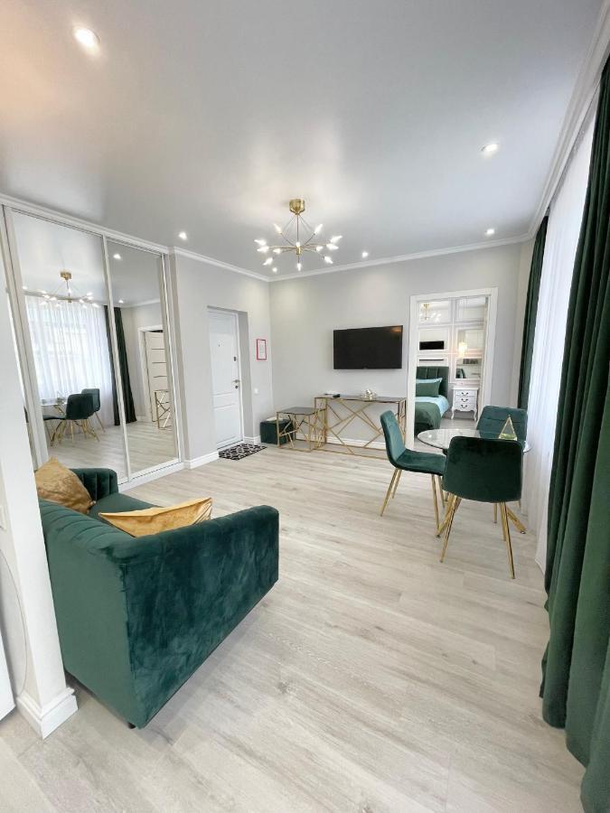 Luxury Emerald Apartments Irpin Exterior foto